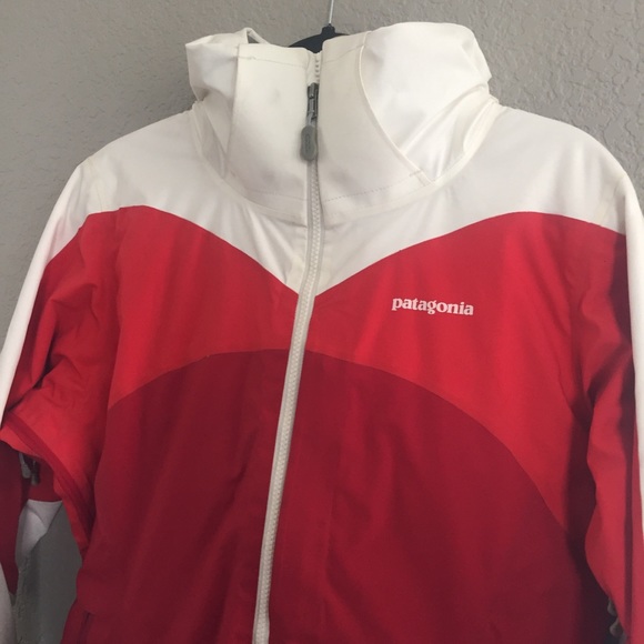 Patagonia Two Toned Red & White Ski Snow Jacket - Picture 2 of 13